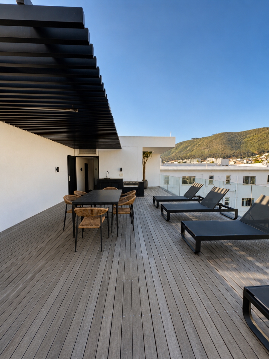 1 Bedroom Property for Sale in Sea Point Western Cape